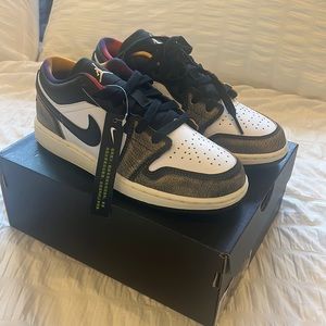 NIB Air Jordan 1 Low SE (size 3.5)